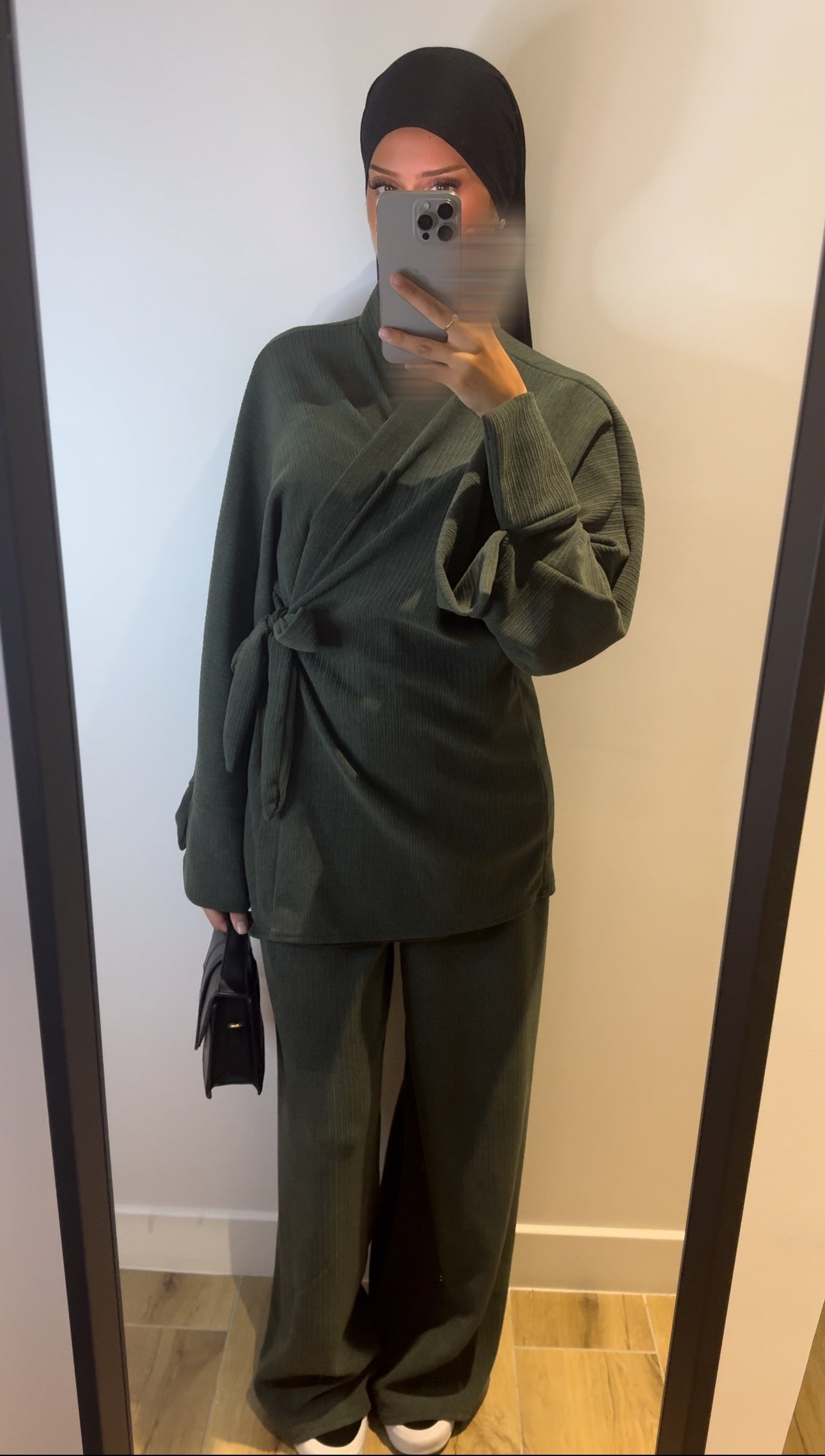 Ensemble Aya Laine Kaki