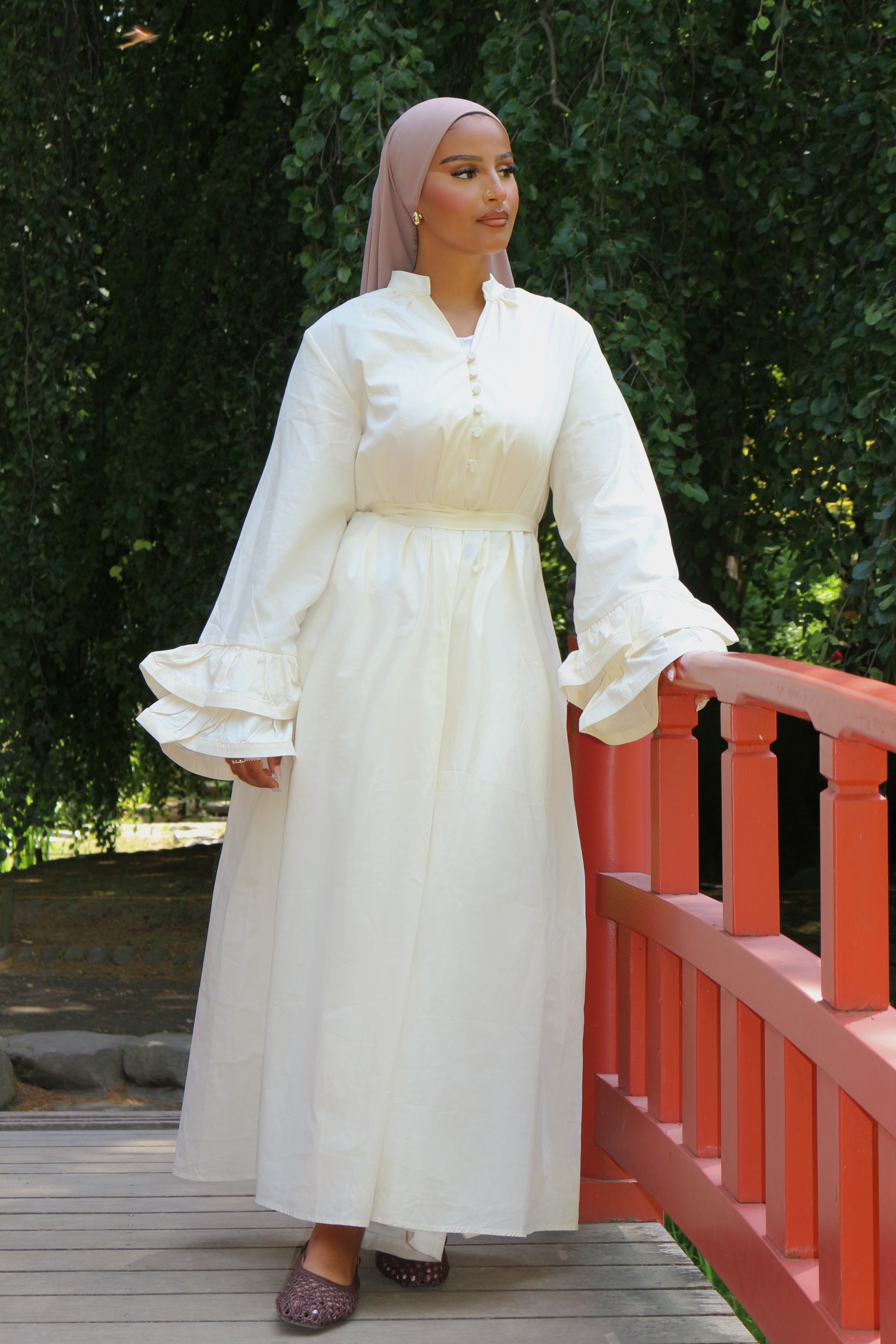 ROBE LONGUE À MANCHE BOUFFANTES