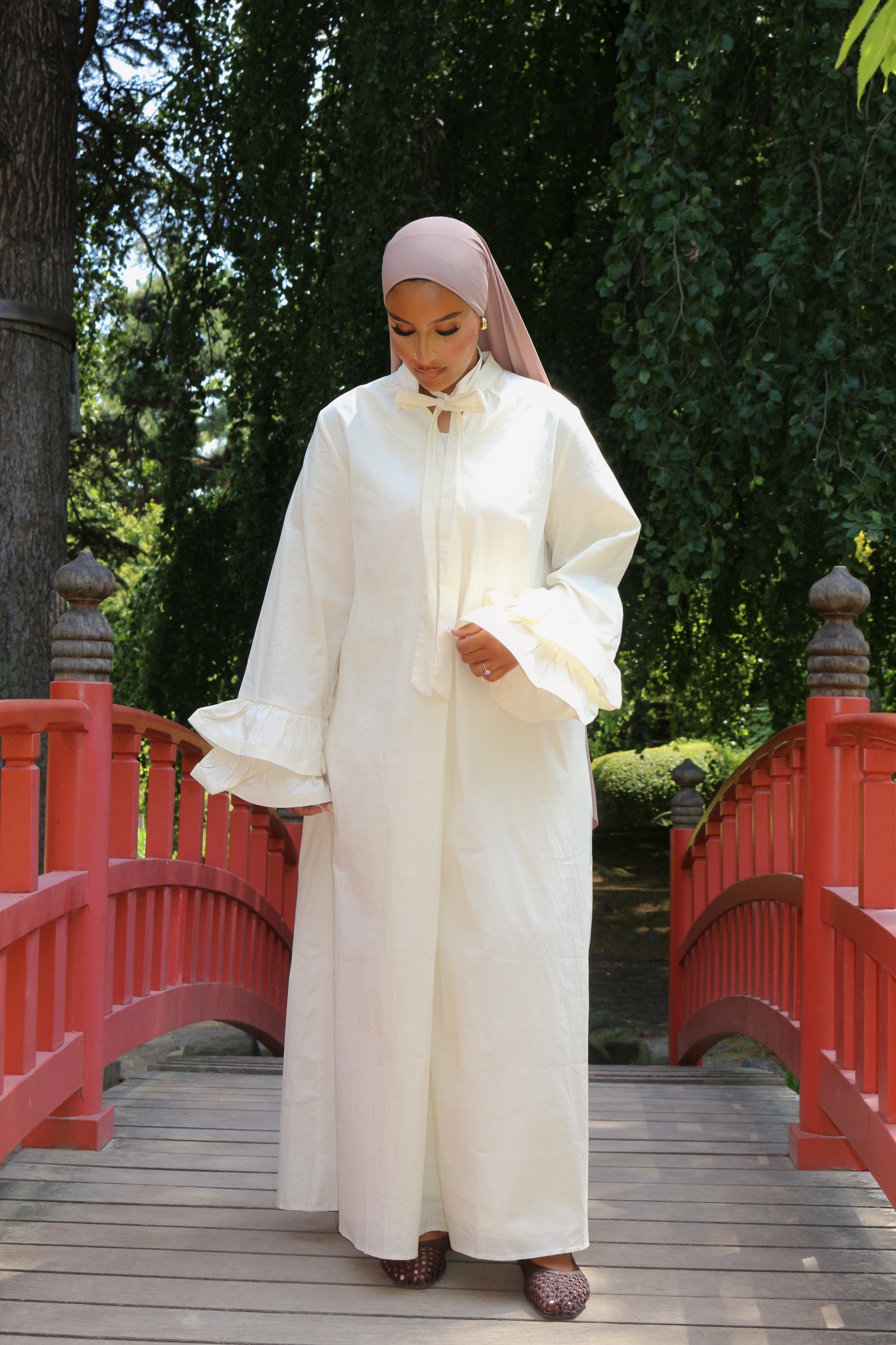 ROBE LONGUE À MANCHE BOUFFANTES