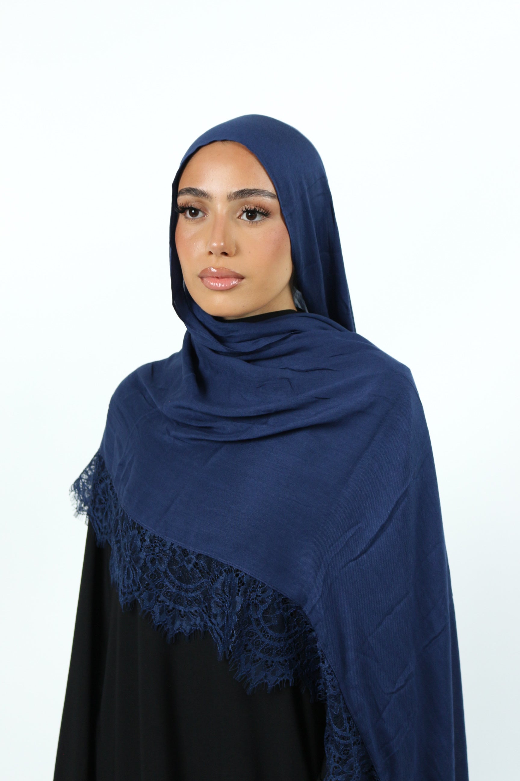 MODAL À DENTELLE BLEU NUIT