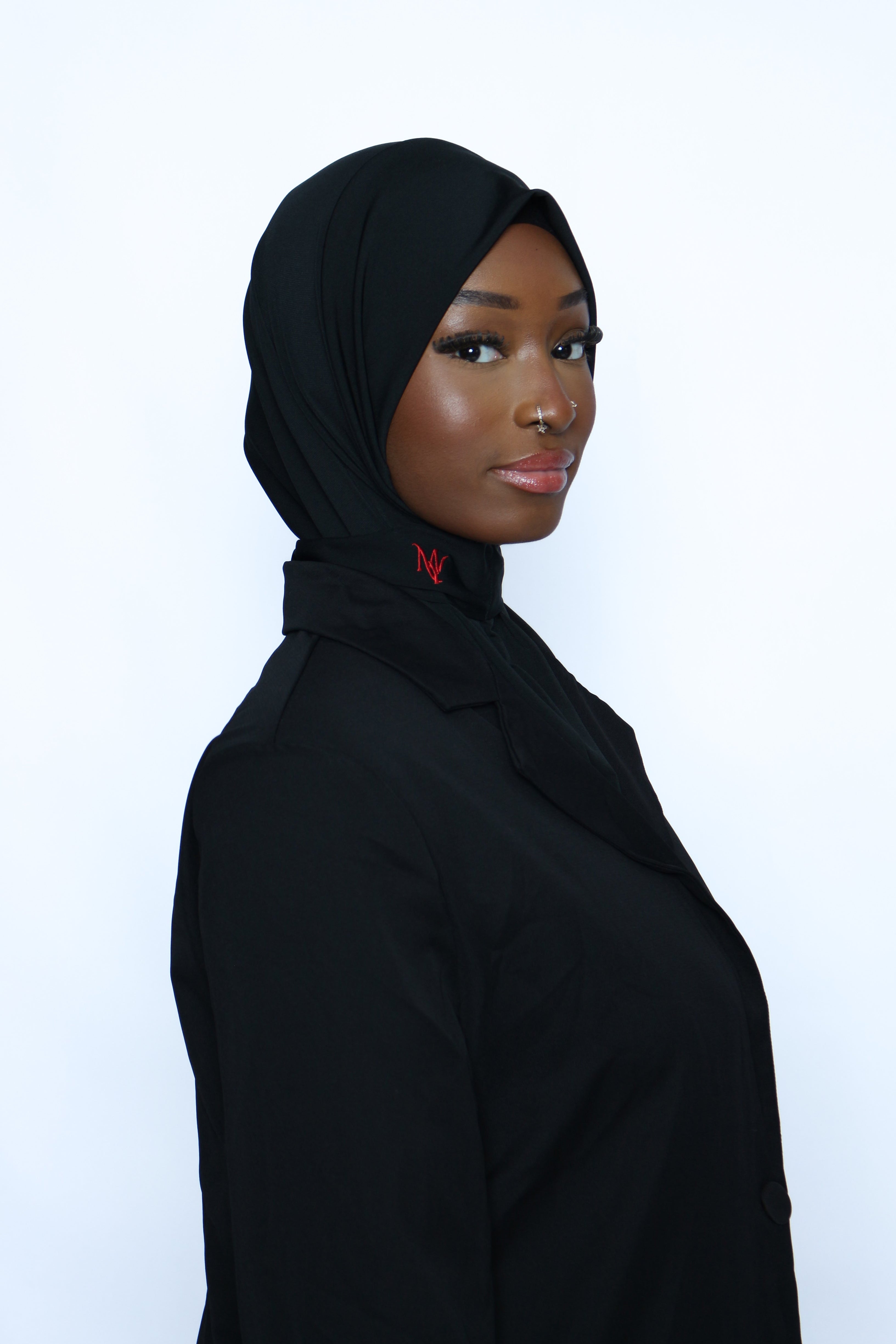 INSTANT CAP NOIR (logo rouge)