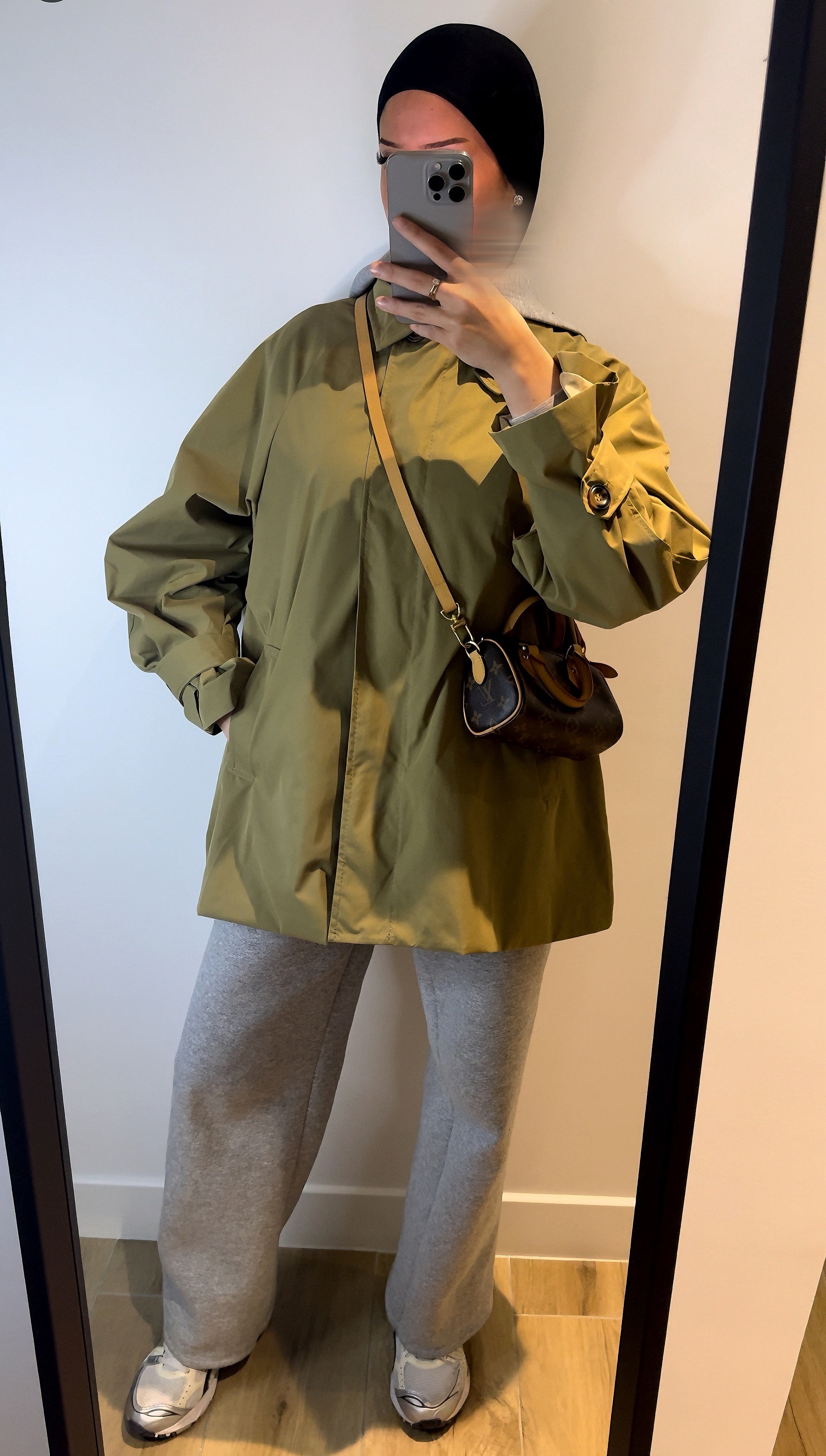 Trench Court Vert